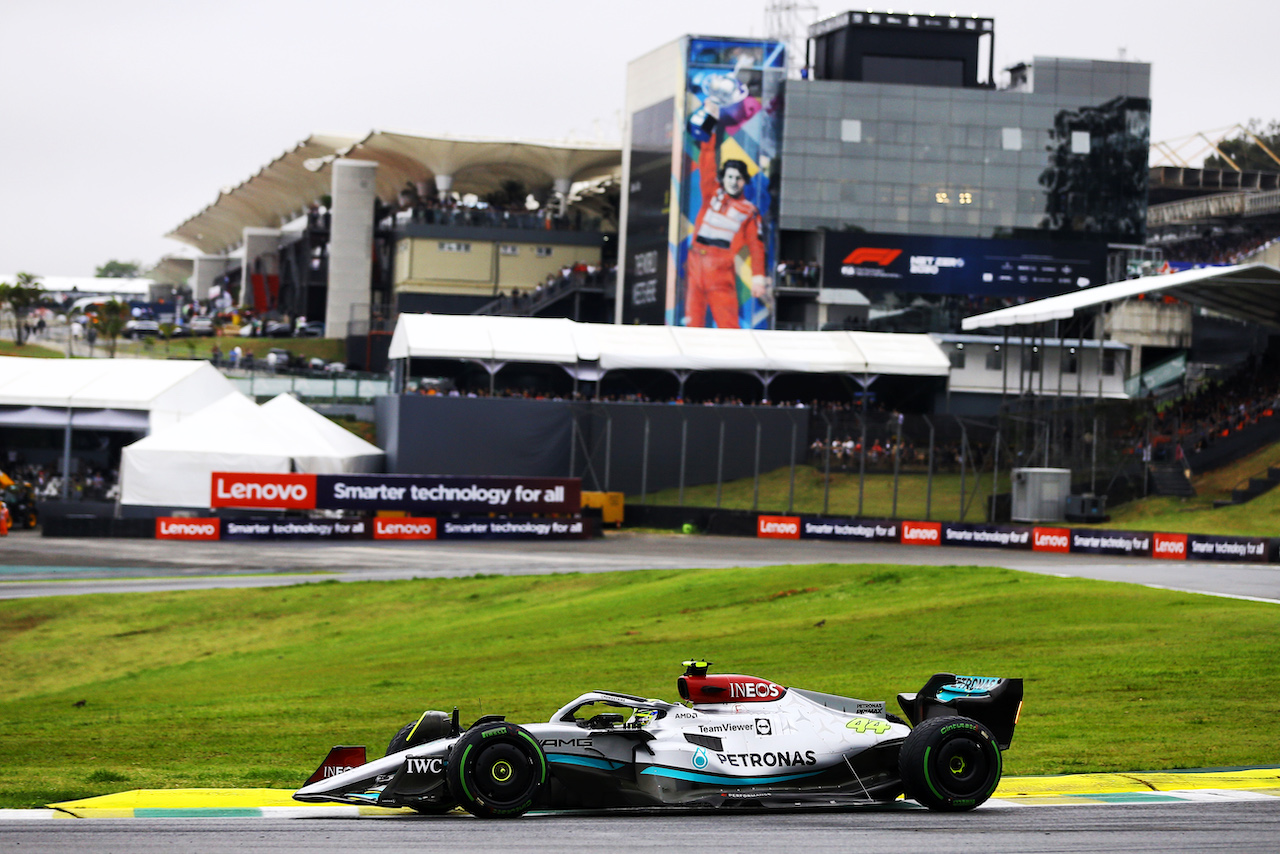 GP BRASILE, Lewis Hamilton (GBR) Mercedes AMG F1 W13.
11.11.2022. Formula 1 World Championship, Rd 21, Brazilian Grand Prix, Sao Paulo, Brazil, Qualifiche Day.
- www.xpbimages.com, EMail: requests@xpbimages.com © Copyright: XPB Images