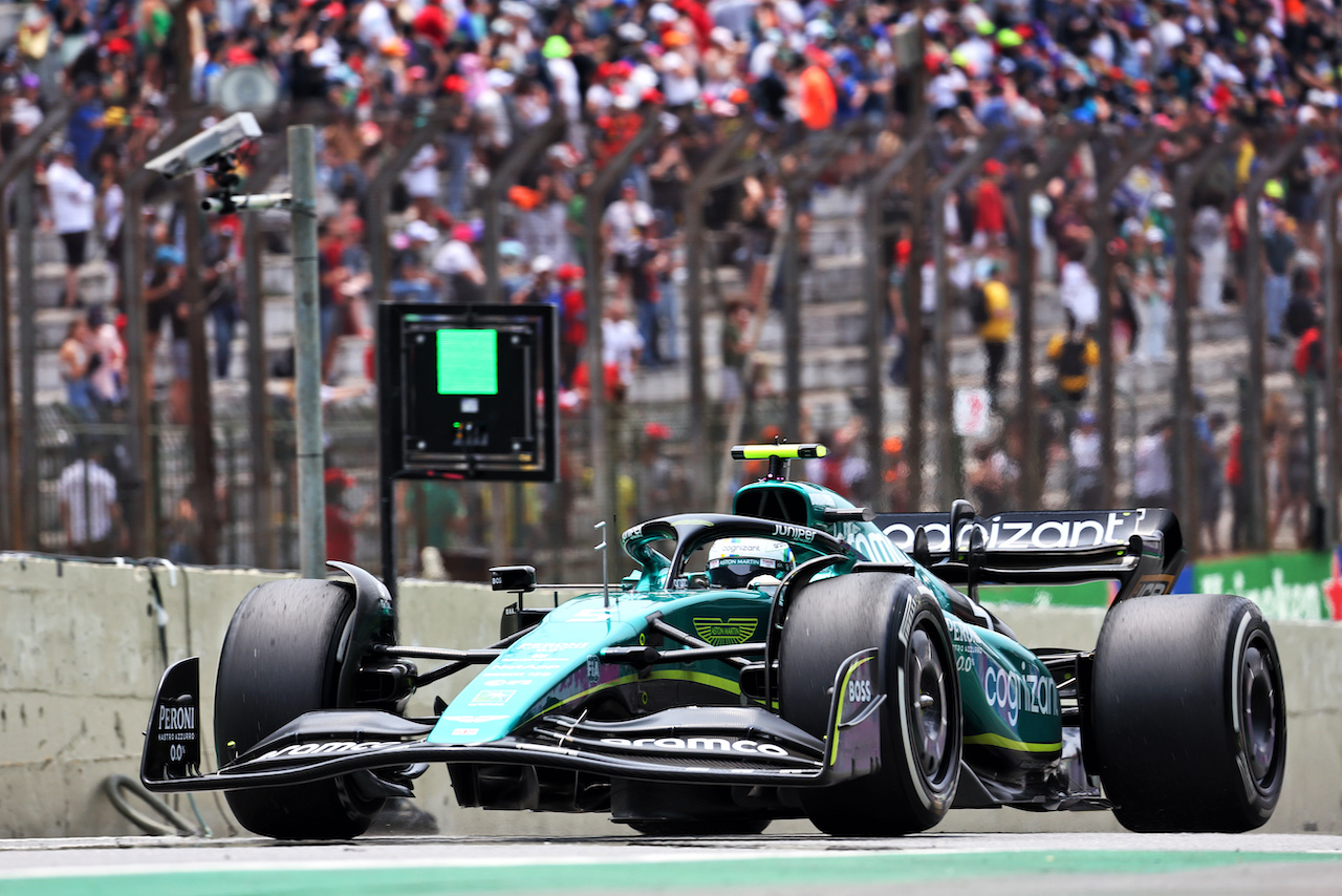 GP BRASILE, Sebastian Vettel (GER) Aston Martin F1 Team AMR22.
11.11.2022. Formula 1 World Championship, Rd 21, Brazilian Grand Prix, Sao Paulo, Brazil, Qualifiche Day.
- www.xpbimages.com, EMail: requests@xpbimages.com © Copyright: Batchelor / XPB Images