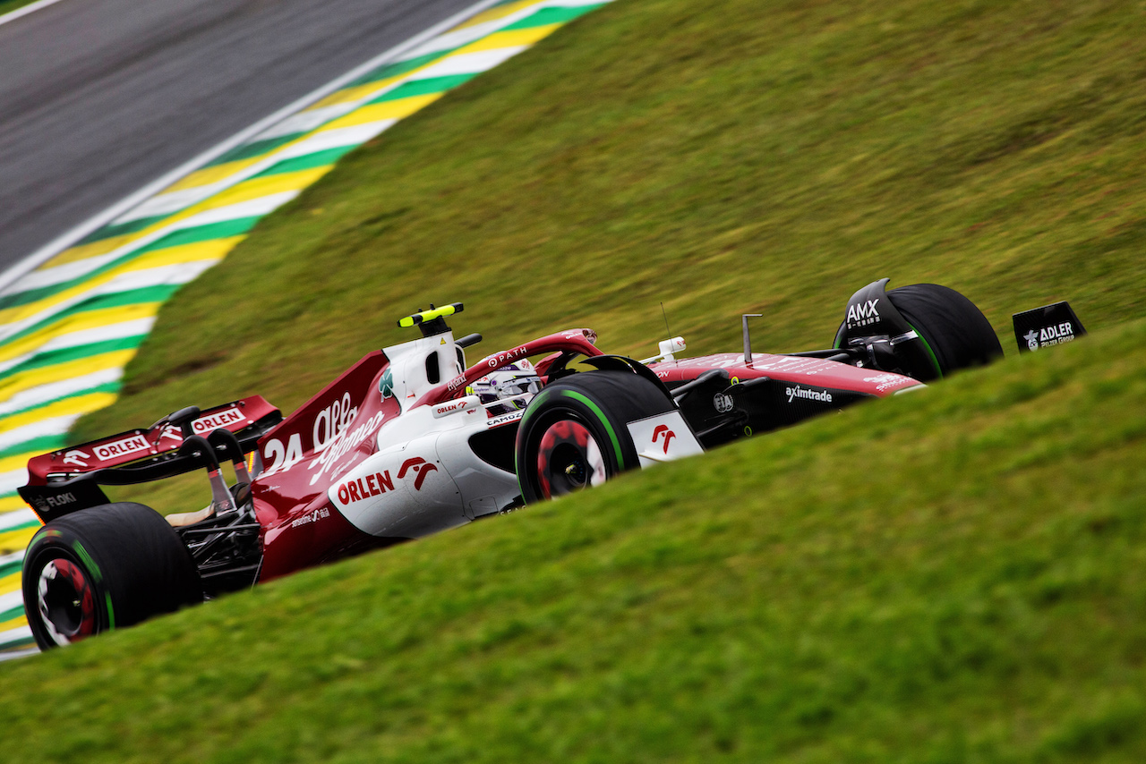 GP BRASILE, Guanyu Zhou (CHN) Alfa Romeo F1 Team C42.
11.11.2022. Formula 1 World Championship, Rd 21, Brazilian Grand Prix, Sao Paulo, Brazil, Qualifiche Day.
- www.xpbimages.com, EMail: requests@xpbimages.com © Copyright: XPB Images