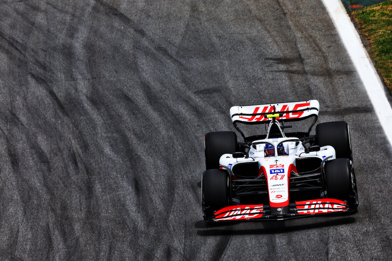 GP BRASILE, Mick Schumacher (GER) Haas VF-22.
11.11.2022. Formula 1 World Championship, Rd 21, Brazilian Grand Prix, Sao Paulo, Brazil, Qualifiche Day.
 - www.xpbimages.com, EMail: requests@xpbimages.com © Copyright: Coates / XPB Images