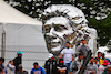 GP BRASILE, Circuit Atmosfera - a bust of Ayrton Senna with fans in the grandstand.
11.11.2022. Formula 1 World Championship, Rd 21, Brazilian Grand Prix, Sao Paulo, Brazil, Qualifiche Day.
- www.xpbimages.com, EMail: requests@xpbimages.com © Copyright: XPB Images
