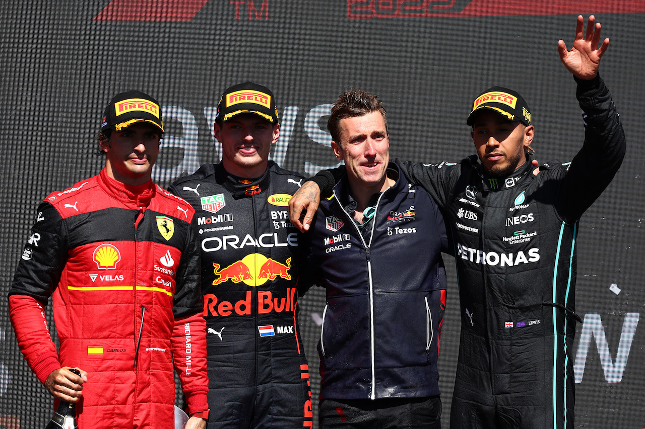 GP CANADA, 1st place Max Verstappen (NLD) Red Bull Racing RB18 with 2nd place Carlos Sainz Jr (ESP) Ferrari F1-75 e 3rd place Lewis Hamilton (GBR) Mercedes AMG F1 W13.
19.06.2022. Formula 1 World Championship, Rd 9, Canadian Grand Prix, Montreal, Canada, Gara Day.
- www.xpbimages.com, EMail: requests@xpbimages.com © Copyright: Batchelor / XPB Images