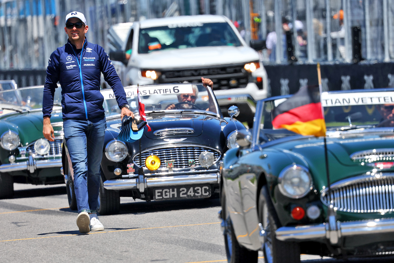 GP CANADA, Nicholas Latifi (CDN) Williams Racing on the drivers parade.
19.06.2022. Formula 1 World Championship, Rd 9, Canadian Grand Prix, Montreal, Canada, Gara Day.
- www.xpbimages.com, EMail: requests@xpbimages.com © Copyright: Batchelor / XPB Images