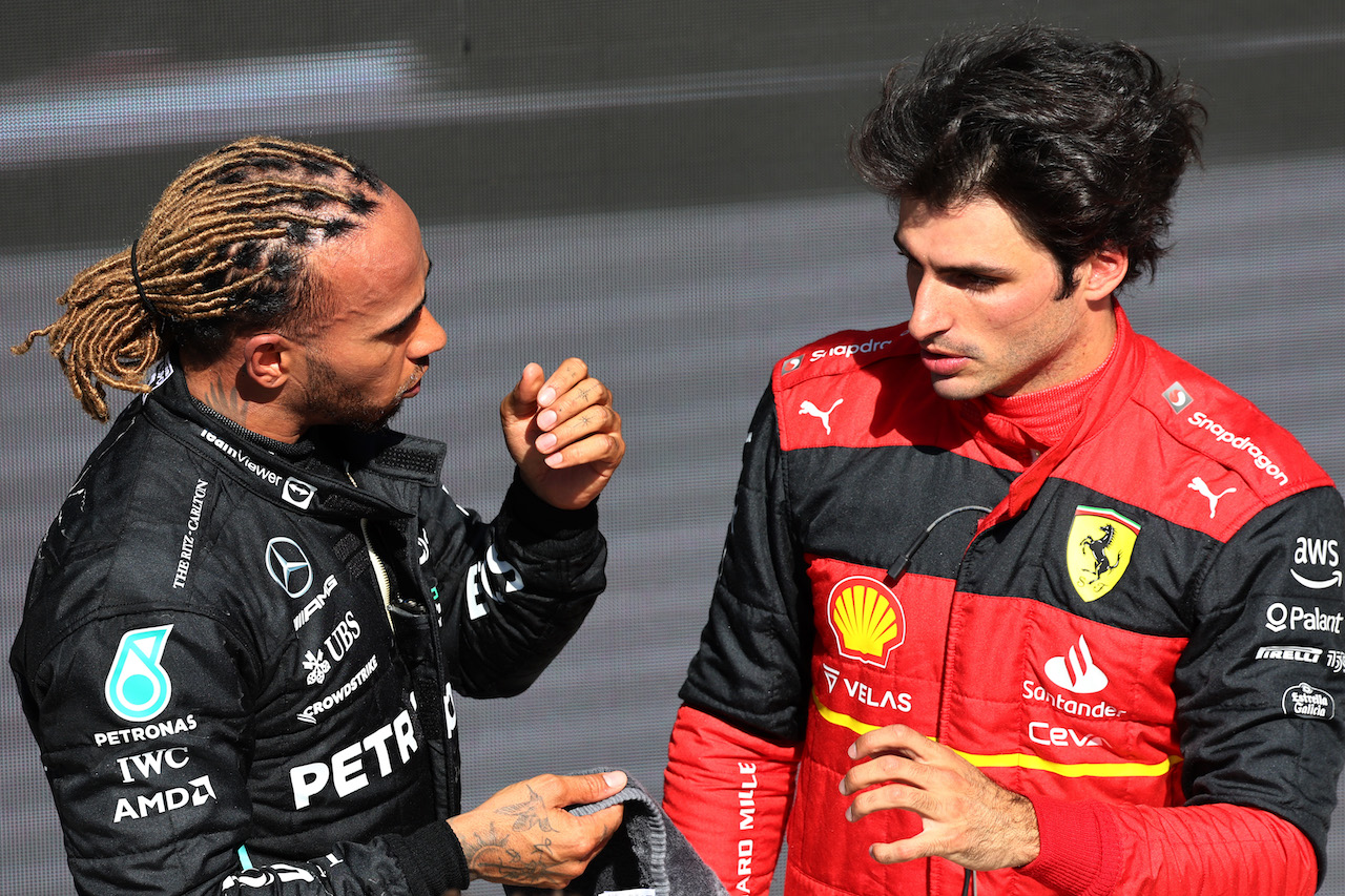 GP CANADA, 3rd place Lewis Hamilton (GBR) Mercedes AMG F1 with Carlos Sainz Jr (ESP) Ferrari F1-75.
19.06.2022. Formula 1 World Championship, Rd 9, Canadian Grand Prix, Montreal, Canada, Gara Day.
- www.xpbimages.com, EMail: requests@xpbimages.com ¬© Copyright: Batchelor / XPB Images