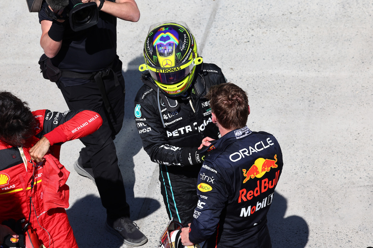 GP CANADA, 3rd place Lewis Hamilton (GBR) Mercedes AMG F1 with Max Verstappen (NLD) Red Bull Racing.
19.06.2022. Formula 1 World Championship, Rd 9, Canadian Grand Prix, Montreal, Canada, Gara Day.
- www.xpbimages.com, EMail: requests@xpbimages.com ¬© Copyright: Batchelor / XPB Images
