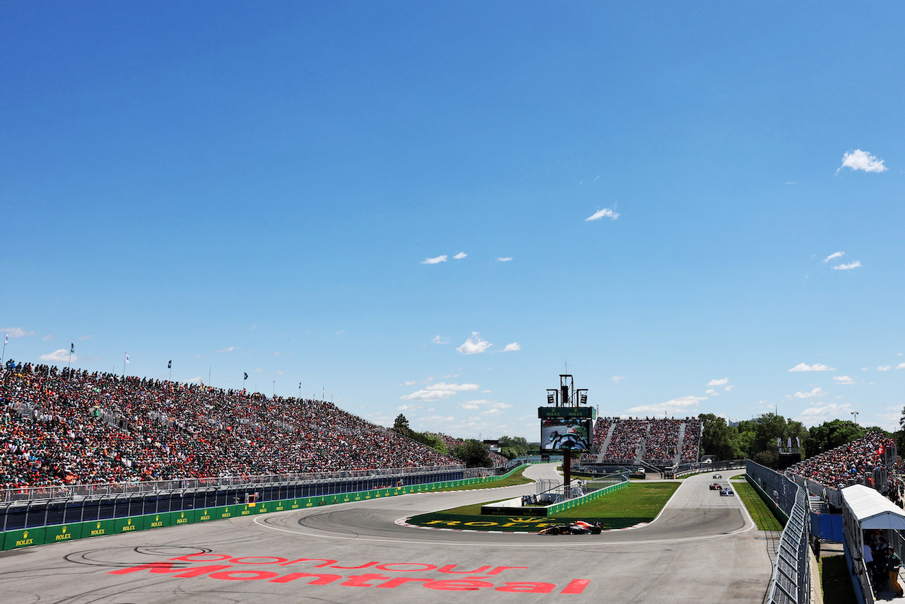 GP CANADA, Max Verstappen (NLD) Red Bull Racing RB18.
19.06.2022. Formula 1 World Championship, Rd 9, Canadian Grand Prix, Montreal, Canada, Gara Day.
- www.xpbimages.com, EMail: requests@xpbimages.com © Copyright: Bearne / XPB Images
