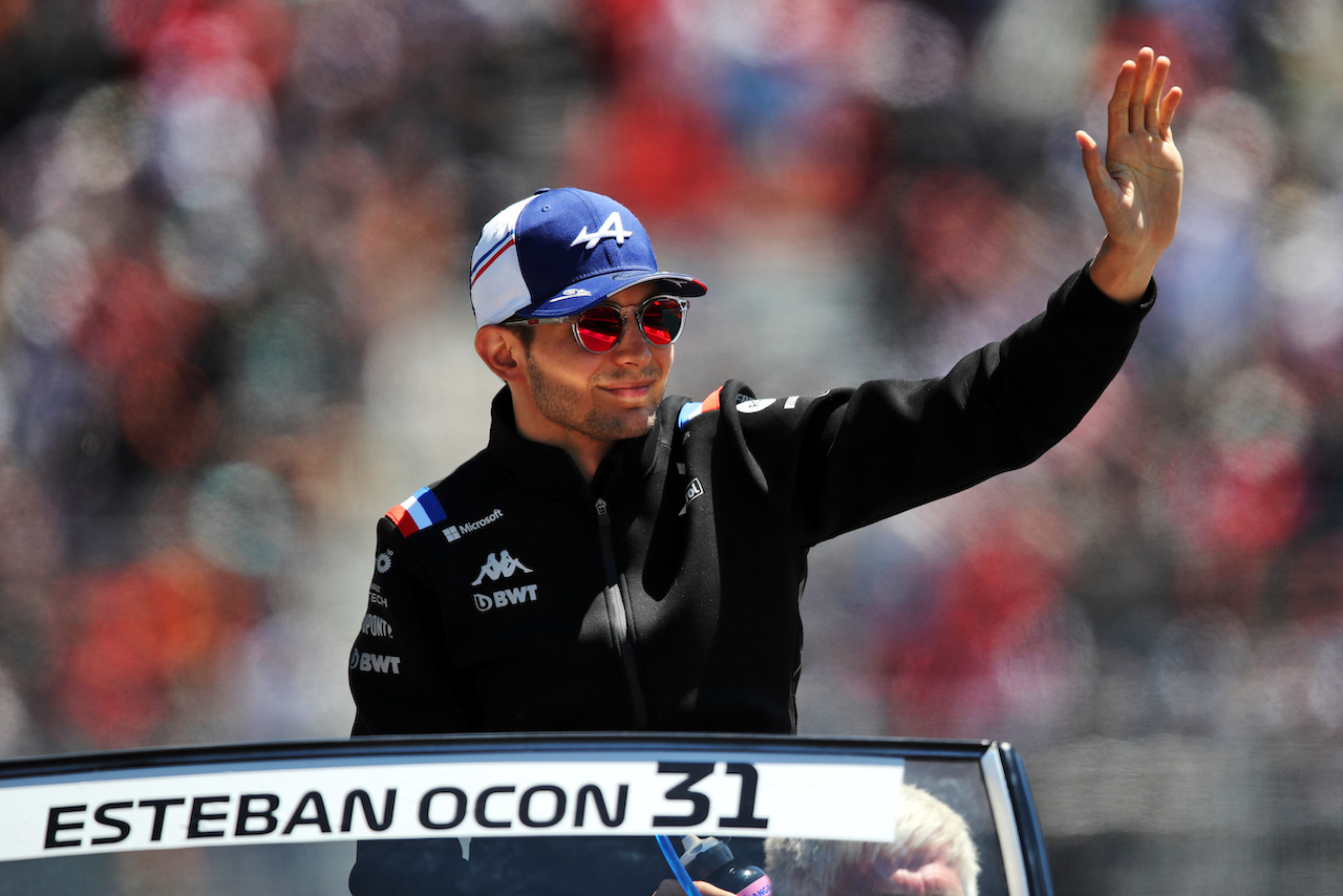 GP CANADA, Esteban Ocon (FRA) Alpine F1 Team on the drivers parade.
19.06.2022. Formula 1 World Championship, Rd 9, Canadian Grand Prix, Montreal, Canada, Gara Day.
 - www.xpbimages.com, EMail: requests@xpbimages.com © Copyright: Coates / XPB Images