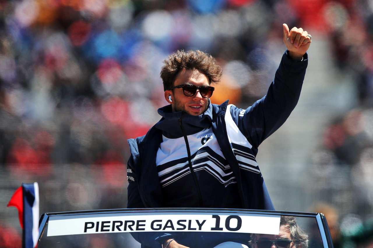 GP CANADA, Pierre Gasly (FRA) AlphaTauri on the drivers parade..
19.06.2022. Formula 1 World Championship, Rd 9, Canadian Grand Prix, Montreal, Canada, Gara Day.
 - www.xpbimages.com, EMail: requests@xpbimages.com © Copyright: Coates / XPB Images