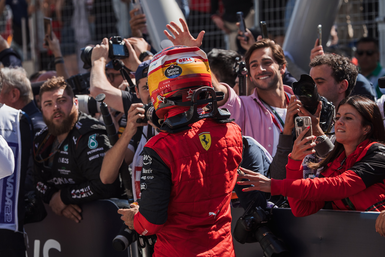 GP CANADA, Carlos Sainz Jr (ESP) Ferrari celebrates his third position in parc ferme.
19.06.2022. Formula 1 World Championship, Rd 9, Canadian Grand Prix, Montreal, Canada, Gara Day.
- www.xpbimages.com, EMail: requests@xpbimages.com © Copyright: Bearne / XPB Images
