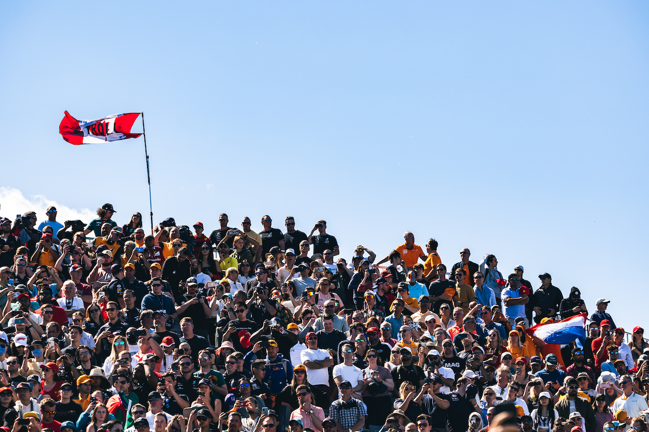 GP CANADA, Circuit Atmosfera- fans.
19.06.2022. Formula 1 World Championship, Rd 9, Canadian Grand Prix, Montreal, Canada, Gara Day.
- www.xpbimages.com, EMail: requests@xpbimages.com © Copyright: Bearne / XPB Images
