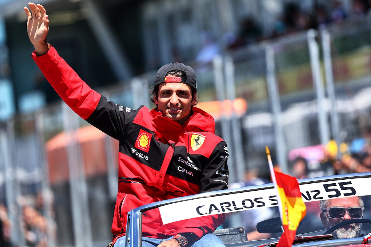 GP CANADA, Carlos Sainz Jr (ESP) Ferrari on the drivers parade.
19.06.2022. Formula 1 World Championship, Rd 9, Canadian Grand Prix, Montreal, Canada, Gara Day.
- www.xpbimages.com, EMail: requests@xpbimages.com © Copyright: Batchelor / XPB Images