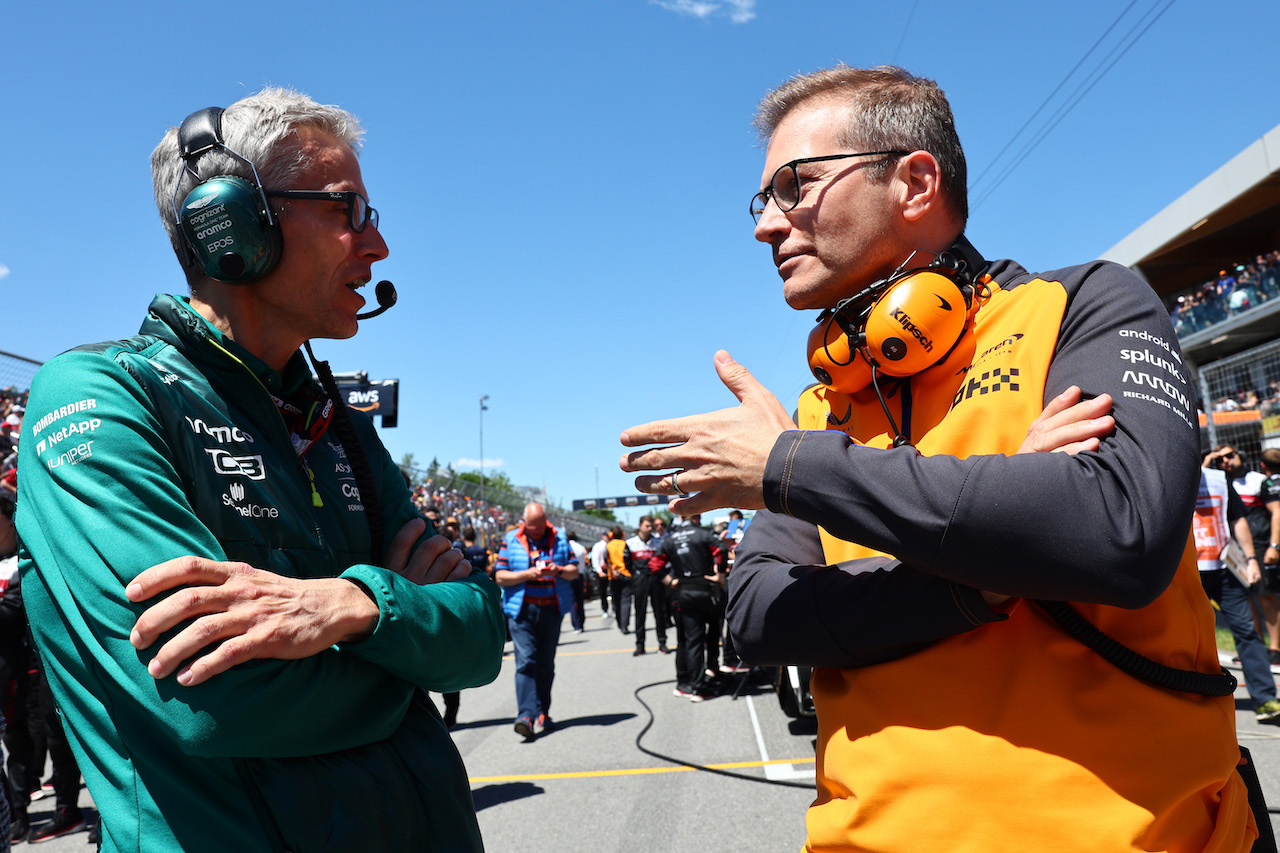 GP CANADA, Mike Krack (LUX) Aston Martin F1 Team with Andreas Seidl, McLaren Managing Director
19.06.2022. Formula 1 World Championship, Rd 9, Canadian Grand Prix, Montreal, Canada, Gara Day.
- www.xpbimages.com, EMail: requests@xpbimages.com © Copyright: Batchelor / XPB Images