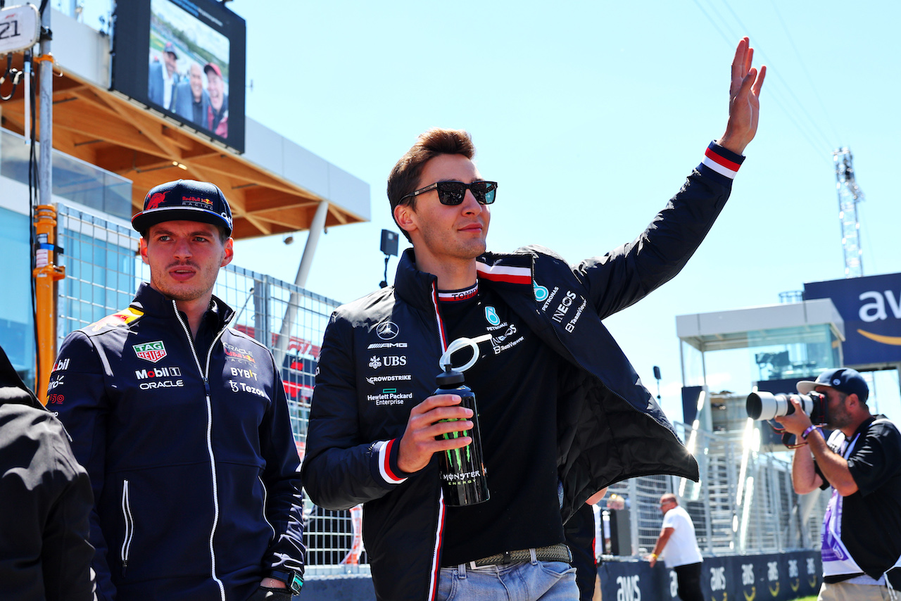 GP CANADA, (L to R): Max Verstappen (NLD) Red Bull Racing e George Russell (GBR) Mercedes AMG F1 on the drivers parade.
19.06.2022. Formula 1 World Championship, Rd 9, Canadian Grand Prix, Montreal, Canada, Gara Day.
- www.xpbimages.com, EMail: requests@xpbimages.com © Copyright: Batchelor / XPB Images