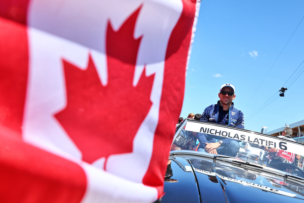 GP CANADA, Nicholas Latifi (CDN) Williams Racing on the drivers parade.
19.06.2022. Formula 1 World Championship, Rd 9, Canadian Grand Prix, Montreal, Canada, Gara Day.
- www.xpbimages.com, EMail: requests@xpbimages.com © Copyright: Batchelor / XPB Images