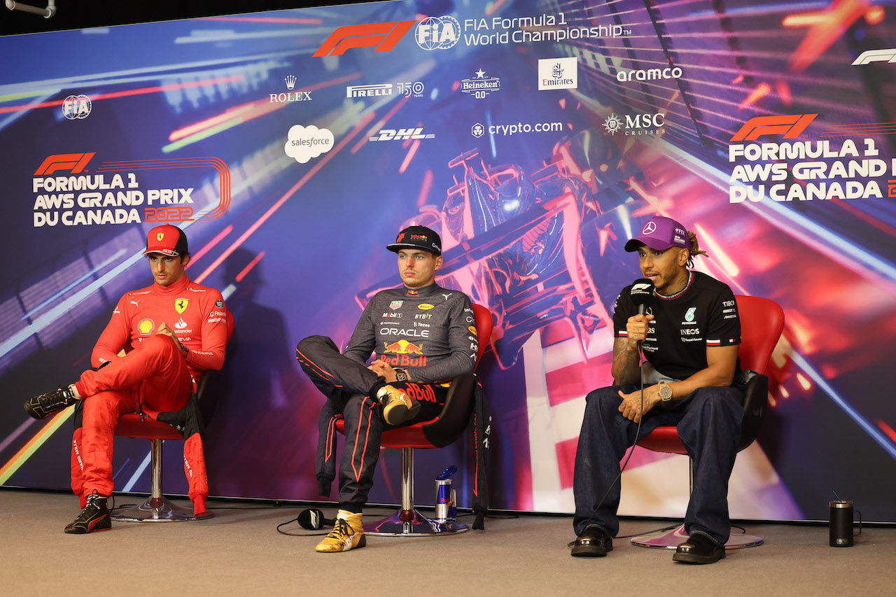 GP CANADA, (L to R): Carlos Sainz Jr (ESP) Ferrari; Max Verstappen (NLD) Red Bull Racing; e Lewis Hamilton (GBR) Mercedes AMG F1 in the post race FIA Press Conference.
19.06.2022. Formula 1 World Championship, Rd 9, Canadian Grand Prix, Montreal, Canada, Gara Day.
- www.xpbimages.com, EMail: requests@xpbimages.com © Copyright: XPB Images