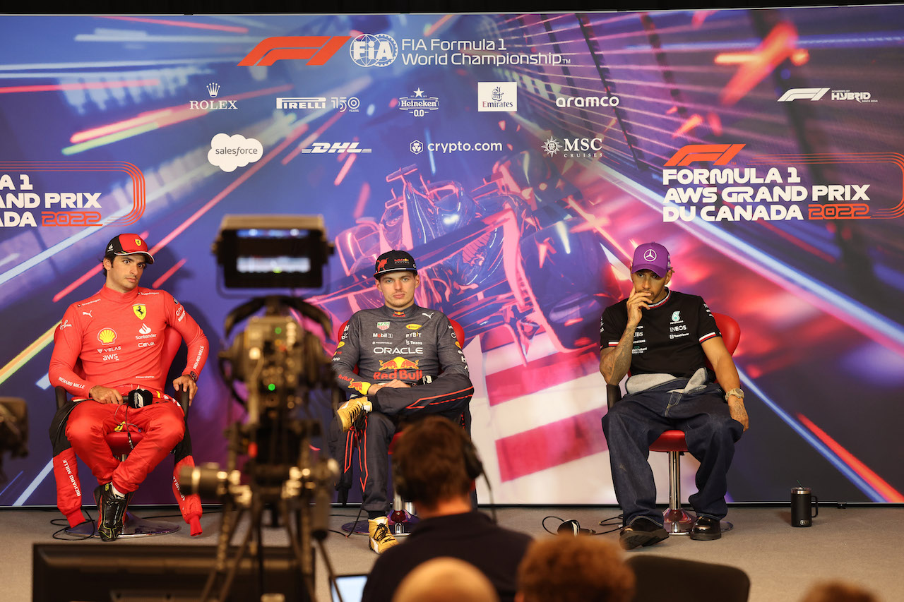 GP CANADA, (L to R): Carlos Sainz Jr (ESP) Ferrari; Max Verstappen (NLD) Red Bull Racing; e Lewis Hamilton (GBR) Mercedes AMG F1 in the post race FIA Press Conference.
19.06.2022. Formula 1 World Championship, Rd 9, Canadian Grand Prix, Montreal, Canada, Gara Day.
- www.xpbimages.com, EMail: requests@xpbimages.com © Copyright: XPB Images