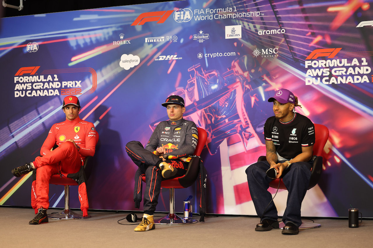 GP CANADA, (L to R): Carlos Sainz Jr (ESP) Ferrari; Max Verstappen (NLD) Red Bull Racing; e Lewis Hamilton (GBR) Mercedes AMG F1 in the post race FIA Press Conference.
19.06.2022. Formula 1 World Championship, Rd 9, Canadian Grand Prix, Montreal, Canada, Gara Day.
- www.xpbimages.com, EMail: requests@xpbimages.com © Copyright: XPB Images