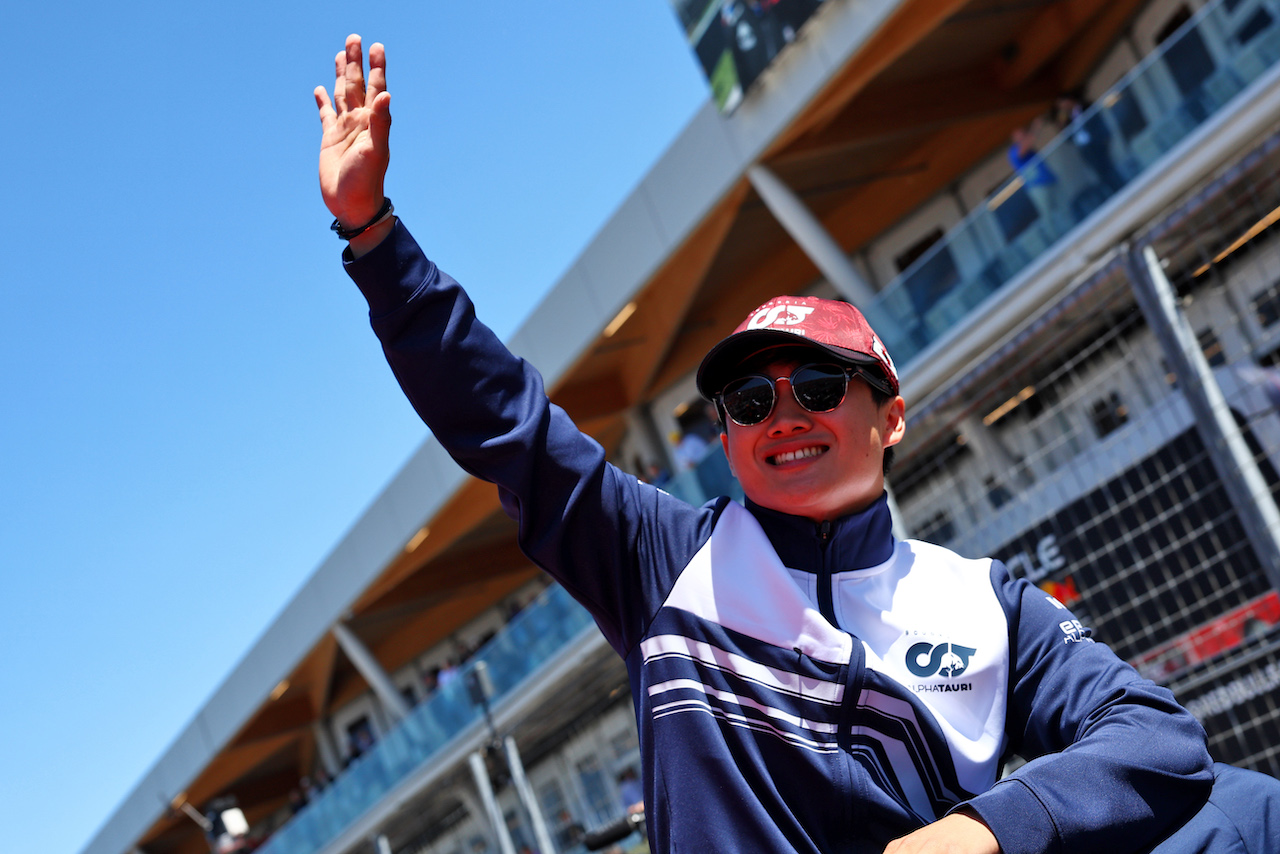 GP CANADA, Yuki Tsunoda (JPN) AlphaTauri on the drivers parade.
19.06.2022. Formula 1 World Championship, Rd 9, Canadian Grand Prix, Montreal, Canada, Gara Day.
- www.xpbimages.com, EMail: requests@xpbimages.com © Copyright: Batchelor / XPB Images