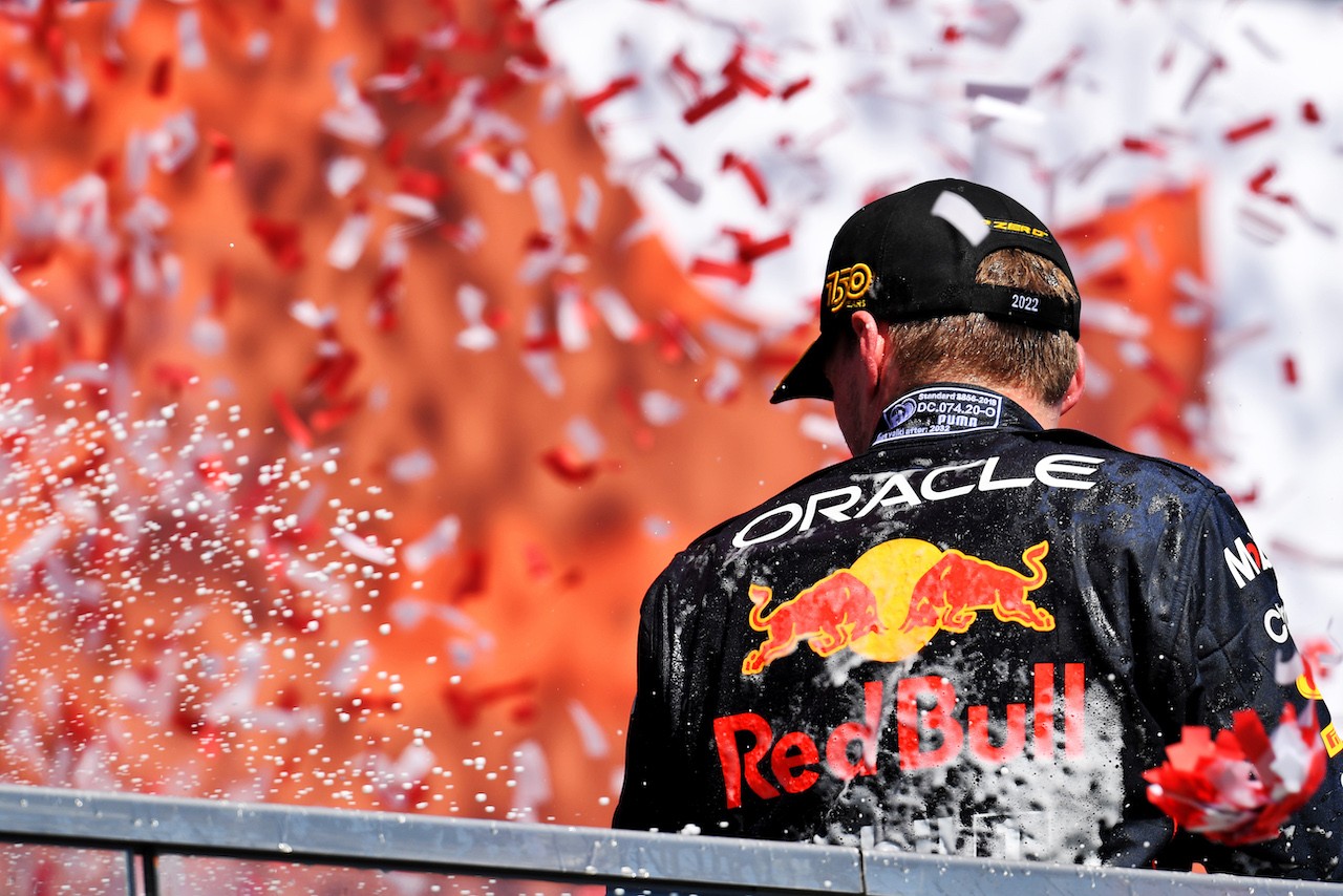GP CANADA, Gara winner Max Verstappen (NLD) Red Bull Racing celebrates on the podium.
19.06.2022. Formula 1 World Championship, Rd 9, Canadian Grand Prix, Montreal, Canada, Gara Day.
- www.xpbimages.com, EMail: requests@xpbimages.com © Copyright: Price / XPB Images