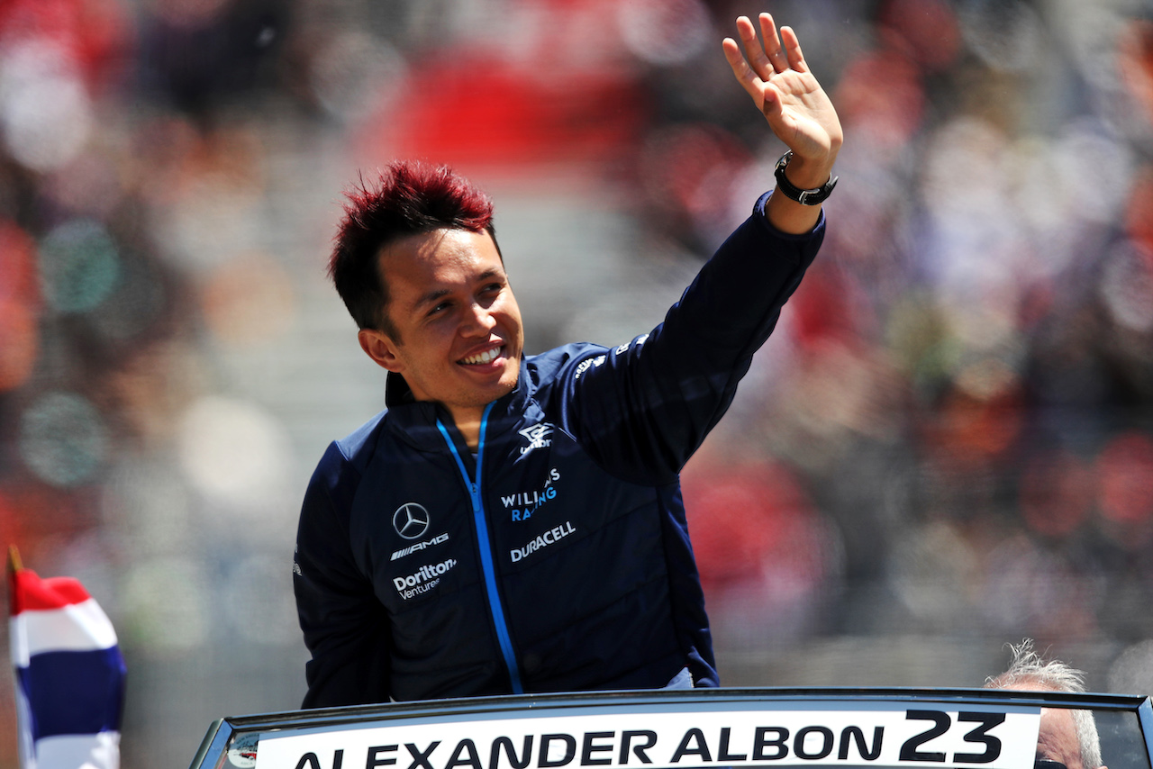 GP CANADA, Alexander Albon (THA) Williams Racing on the drivers parade.
19.06.2022. Formula 1 World Championship, Rd 9, Canadian Grand Prix, Montreal, Canada, Gara Day.
 - www.xpbimages.com, EMail: requests@xpbimages.com © Copyright: Coates / XPB Images