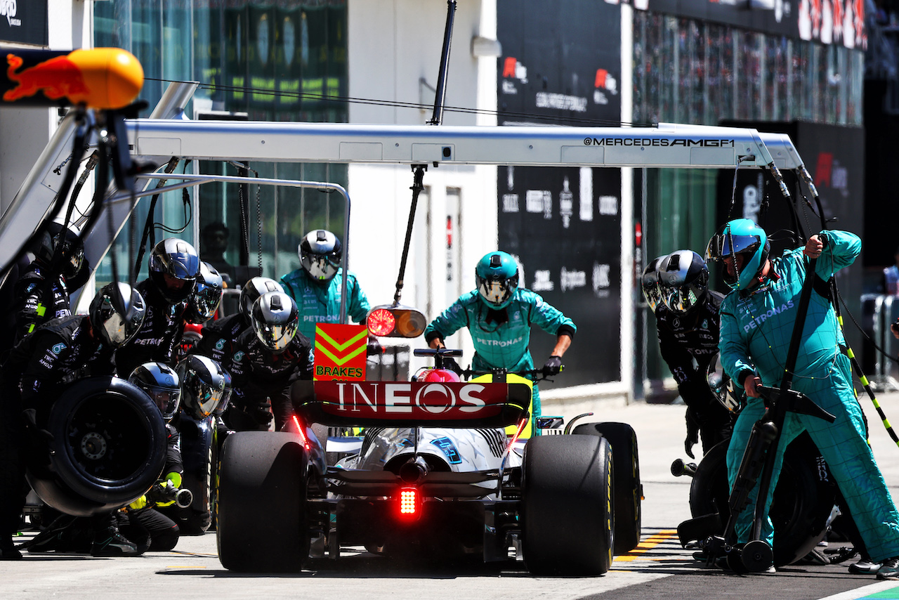 GP CANADA, George Russell (GBR) Mercedes AMG F1 W13 makes a pit stop.
19.06.2022. Formula 1 World Championship, Rd 9, Canadian Grand Prix, Montreal, Canada, Gara Day.
- www.xpbimages.com, EMail: requests@xpbimages.com © Copyright: Batchelor / XPB Images