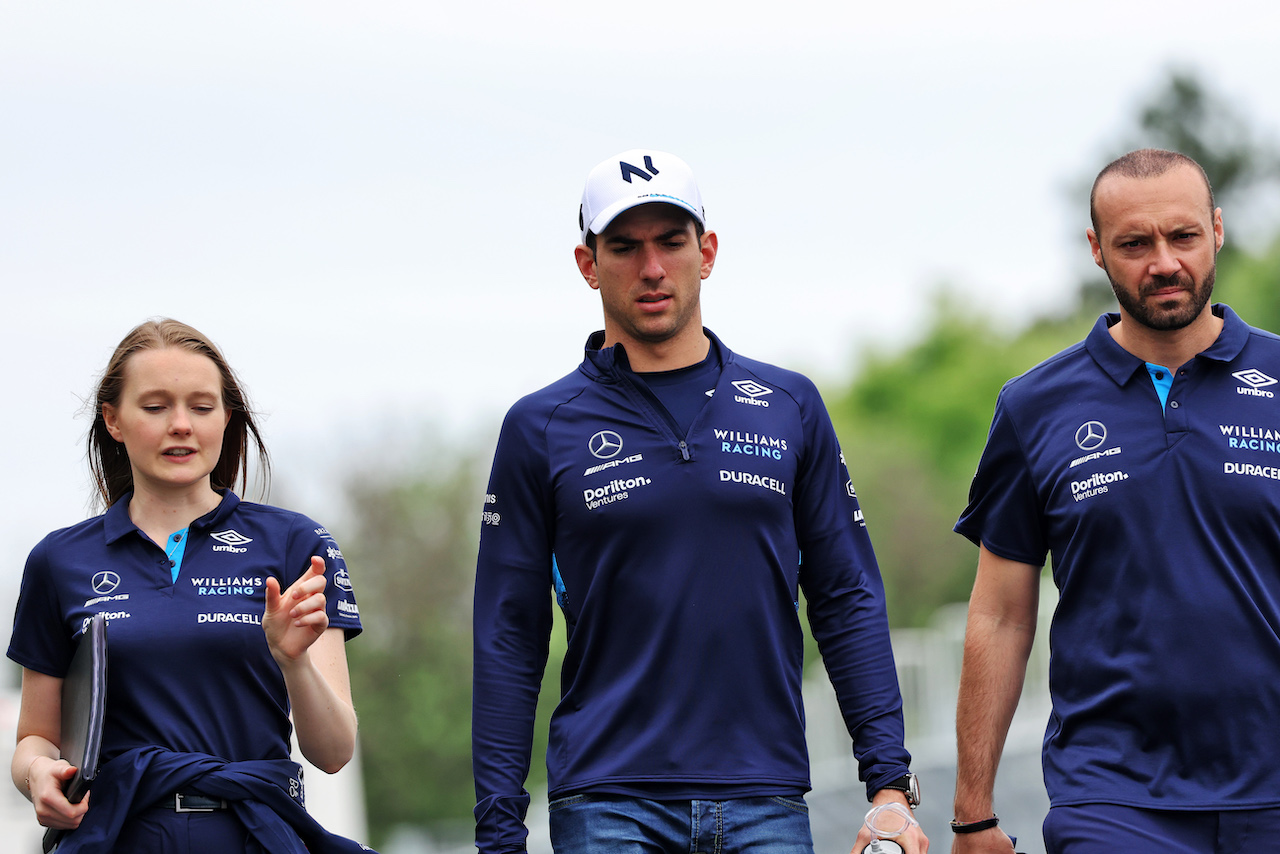 GP CANADA, Nicholas Latifi (CDN) Williams Racing walks the circuit with the team.
16.06.2022. Formula 1 World Championship, Rd 9, Canadian Grand Prix, Montreal, Canada, Preparation Day.
- www.xpbimages.com, EMail: requests@xpbimages.com © Copyright: Bearne / XPB Images