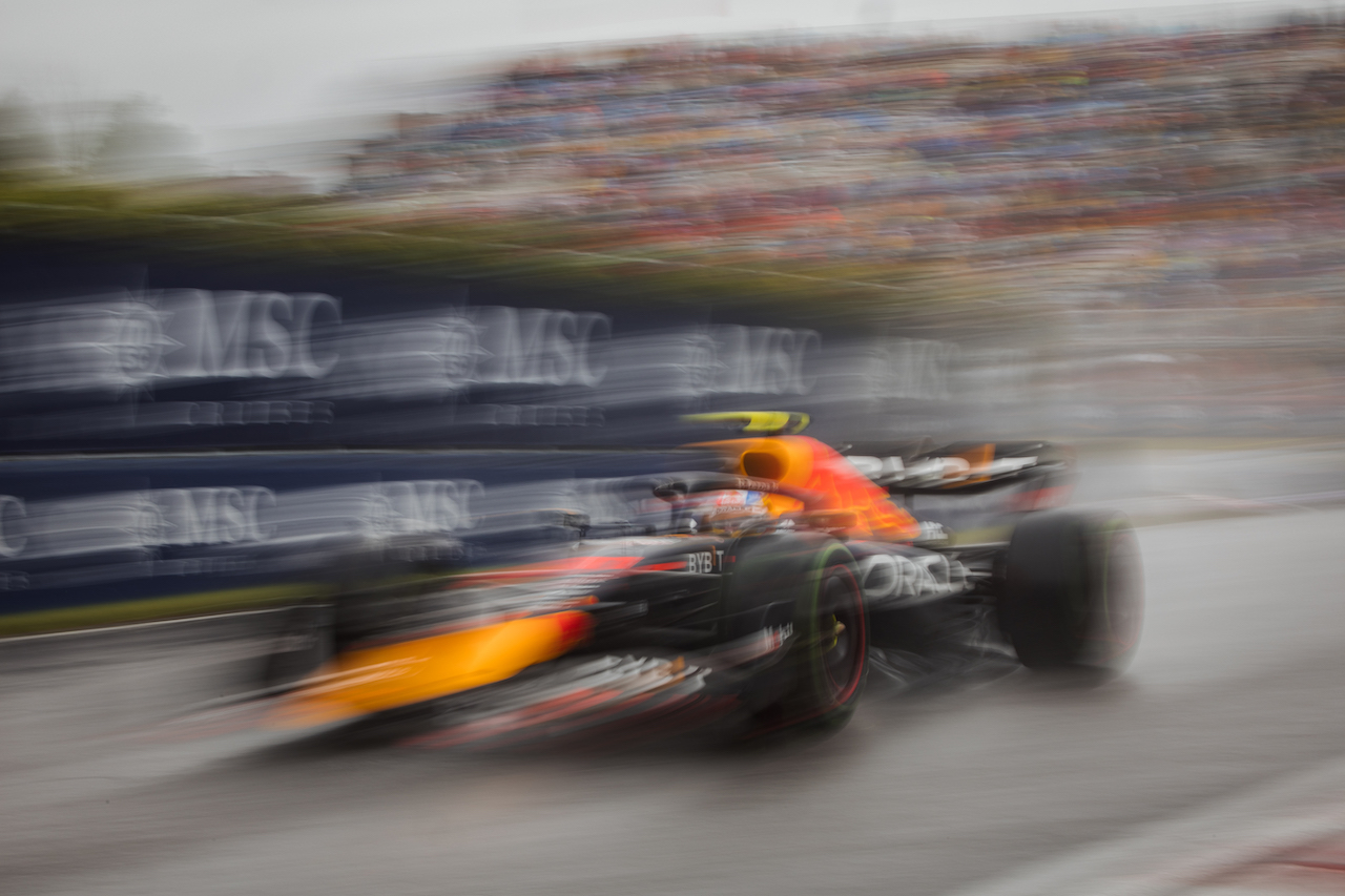 GP CANADA, Sergio Perez (MEX) Red Bull Racing RB18.
18.06.2022. Formula 1 World Championship, Rd 9, Canadian Grand Prix, Montreal, Canada, Qualifiche Day.
- www.xpbimages.com, EMail: requests@xpbimages.com © Copyright: Bearne / XPB Images