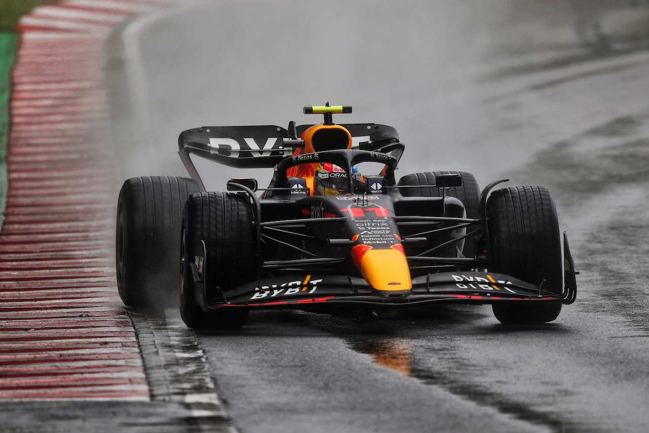 GP CANADA, Sergio Perez (MEX) Red Bull Racing RB18.
18.06.2022. Formula 1 World Championship, Rd 9, Canadian Grand Prix, Montreal, Canada, Qualifiche Day.
 - www.xpbimages.com, EMail: requests@xpbimages.com © Copyright: Coates / XPB Images