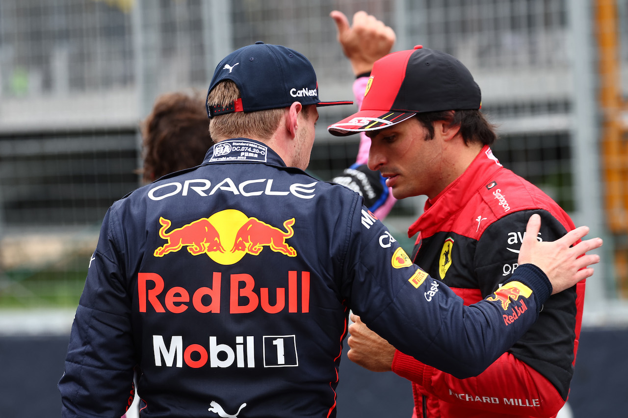 GP CANADA, Max Verstappen (NLD) Red Bull Racing RB18 e Carlos Sainz Jr (ESP) Ferrari F1-75.
18.06.2022. Formula 1 World Championship, Rd 9, Canadian Grand Prix, Montreal, Canada, Qualifiche Day.
- www.xpbimages.com, EMail: requests@xpbimages.com © Copyright: Batchelor / XPB Images