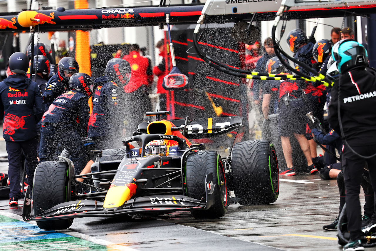 GP CANADA, Max Verstappen (NLD) Red Bull Racing RB18.
18.06.2022. Formula 1 World Championship, Rd 9, Canadian Grand Prix, Montreal, Canada, Qualifiche Day.
- www.xpbimages.com, EMail: requests@xpbimages.com © Copyright: Batchelor / XPB Images