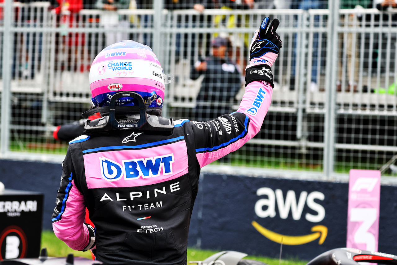 GP CANADA, Fernando Alonso (ESP) Alpine F1 Team celebrates his second position in qualifying parc ferme.
18.06.2022. Formula 1 World Championship, Rd 9, Canadian Grand Prix, Montreal, Canada, Qualifiche Day.
- www.xpbimages.com, EMail: requests@xpbimages.com © Copyright: Batchelor / XPB Images