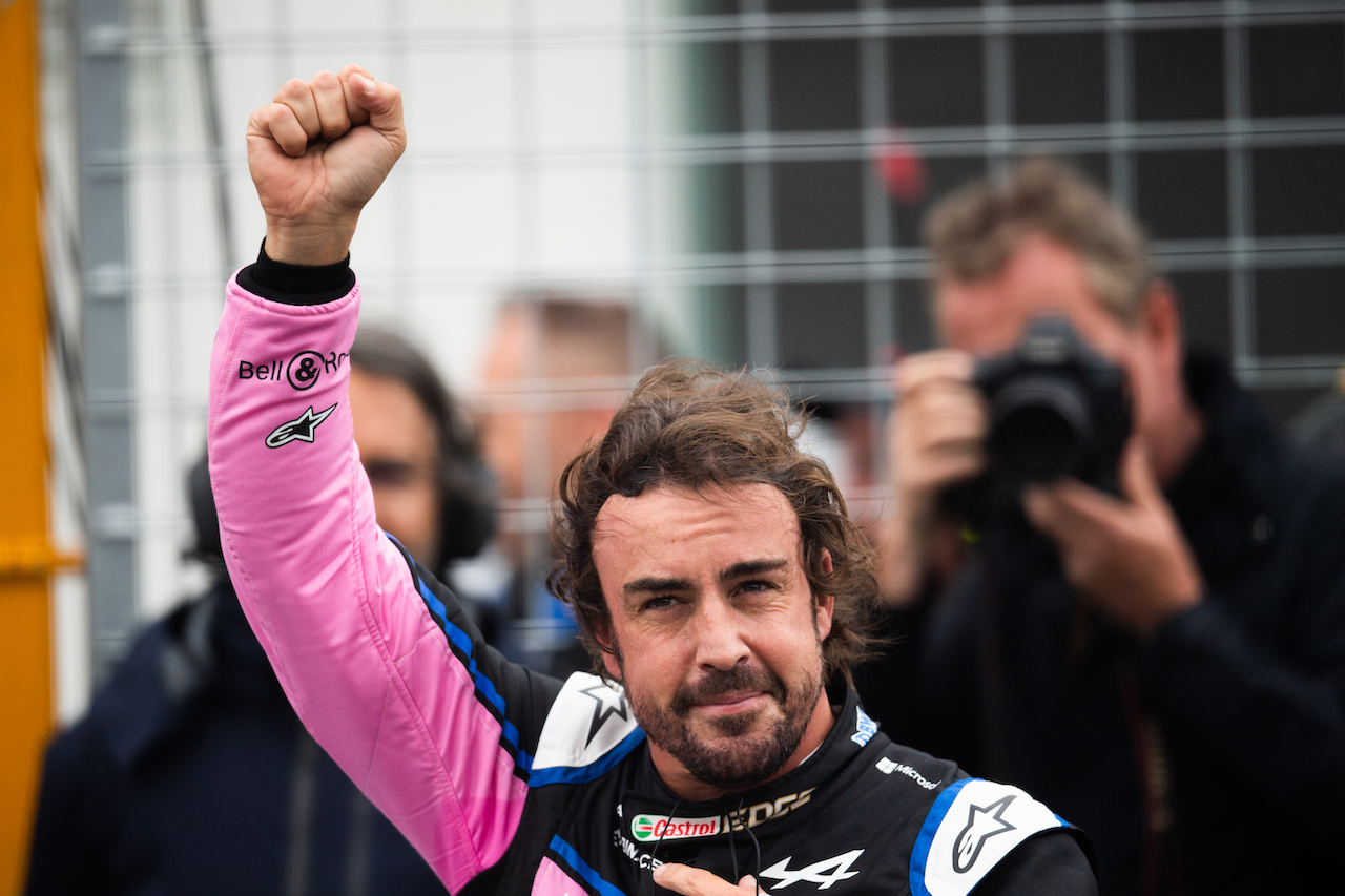 GP CANADA, Fernando Alonso (ESP) Alpine F1 Team celebrates his second position in qualifying parc ferme.
18.06.2022. Formula 1 World Championship, Rd 9, Canadian Grand Prix, Montreal, Canada, Qualifiche Day.
- www.xpbimages.com, EMail: requests@xpbimages.com © Copyright: Price / XPB Images
