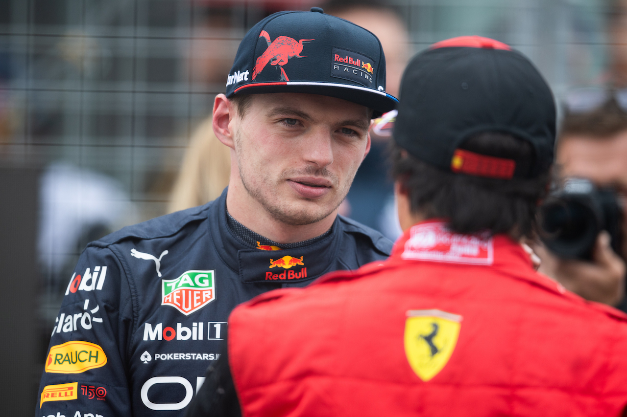 GP CANADA, Pole sitter Max Verstappen (NLD) Red Bull Racing in qualifying parc ferme with Carlos Sainz Jr (ESP) Ferrari.
18.06.2022. Formula 1 World Championship, Rd 9, Canadian Grand Prix, Montreal, Canada, Qualifiche Day.
- www.xpbimages.com, EMail: requests@xpbimages.com © Copyright: Price / XPB Images