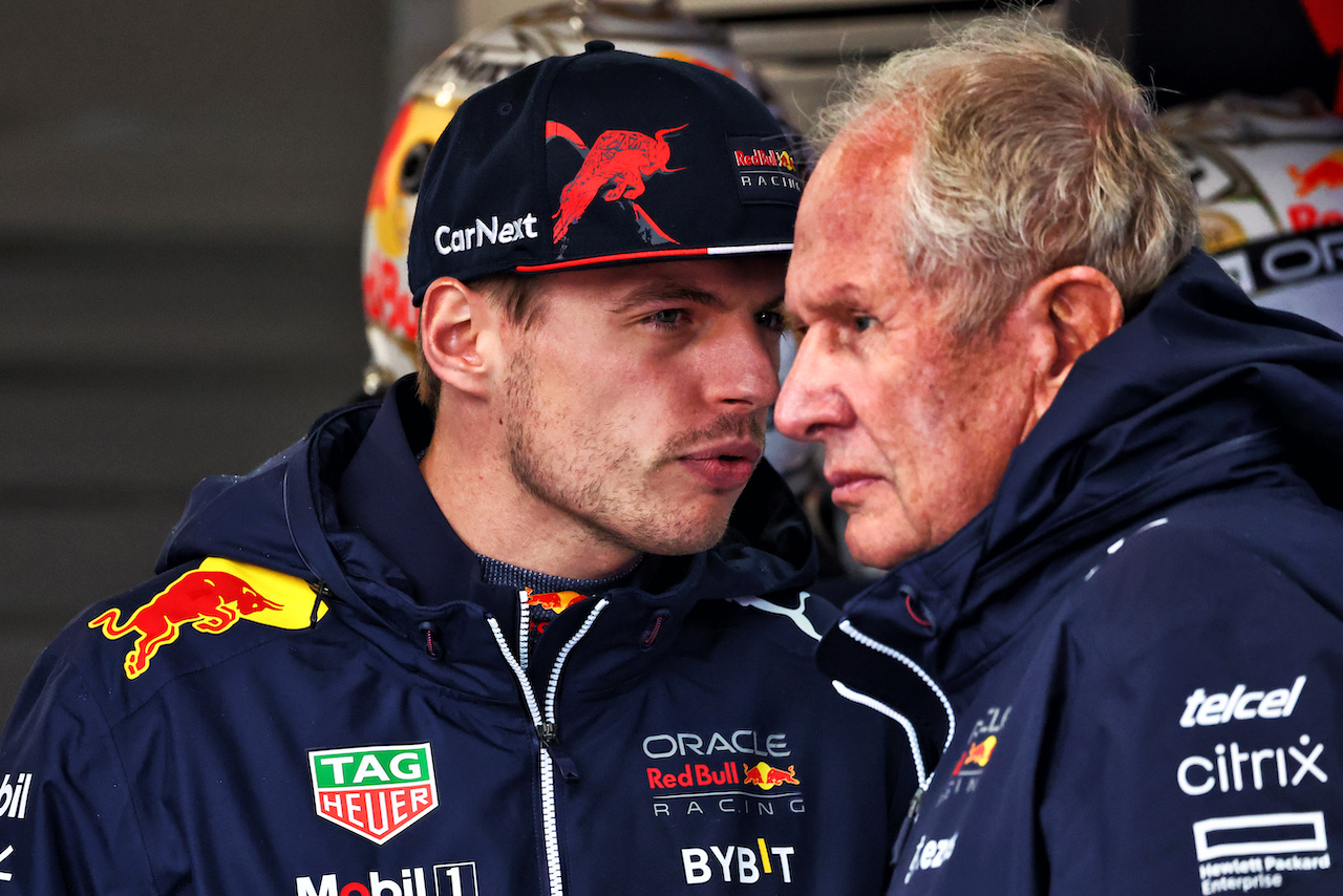 GP CANADA, (L to R): Max Verstappen (NLD) Red Bull Racing with Dr Helmut Marko (AUT) Red Bull Motorsport Consultant.
18.06.2022. Formula 1 World Championship, Rd 9, Canadian Grand Prix, Montreal, Canada, Qualifiche Day.
- www.xpbimages.com, EMail: requests@xpbimages.com © Copyright: Batchelor / XPB Images