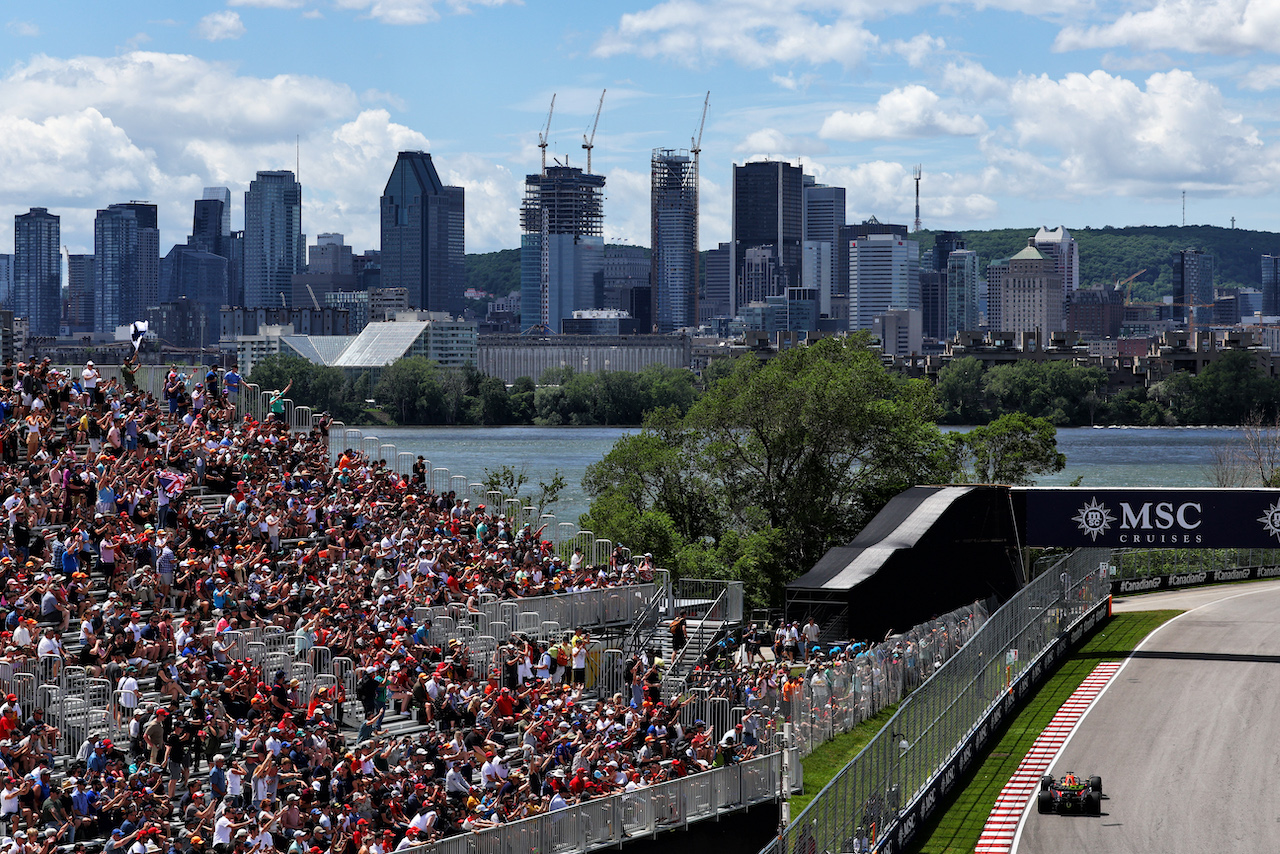 GP CANADA, Max Verstappen (NLD) Red Bull Racing RB18.
17.06.2022. Formula 1 World Championship, Rd 9, Canadian Grand Prix, Montreal, Canada, Practice Day.
- www.xpbimages.com, EMail: requests@xpbimages.com © Copyright: Batchelor / XPB Images