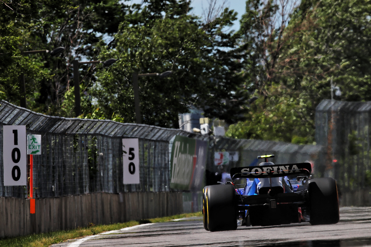 GP CANADA, Nicholas Latifi (CDN) Williams Racing FW44.
17.06.2022. Formula 1 World Championship, Rd 9, Canadian Grand Prix, Montreal, Canada, Practice Day.
 - www.xpbimages.com, EMail: requests@xpbimages.com © Copyright: Coates / XPB Images