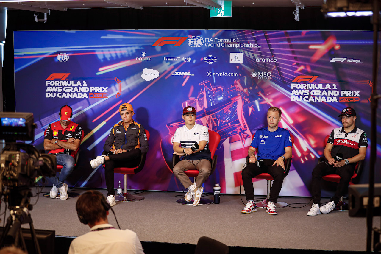 GP CANADA, (L to R): Carlos Sainz Jr (ESP) Ferrari; Lando Norris (GBR) McLaren; Yuki Tsunoda (JPN) AlphaTauri; Kevin Magnussen (DEN) Haas F1 Team; e Valtteri Bottas (FIN) Alfa Romeo F1 Team, in the FIA Press Conference.
17.06.2022. Formula 1 World Championship, Rd 9, Canadian Grand Prix, Montreal, Canada, Practice Day.
- www.xpbimages.com, EMail: requests@xpbimages.com © Copyright: XPB Images