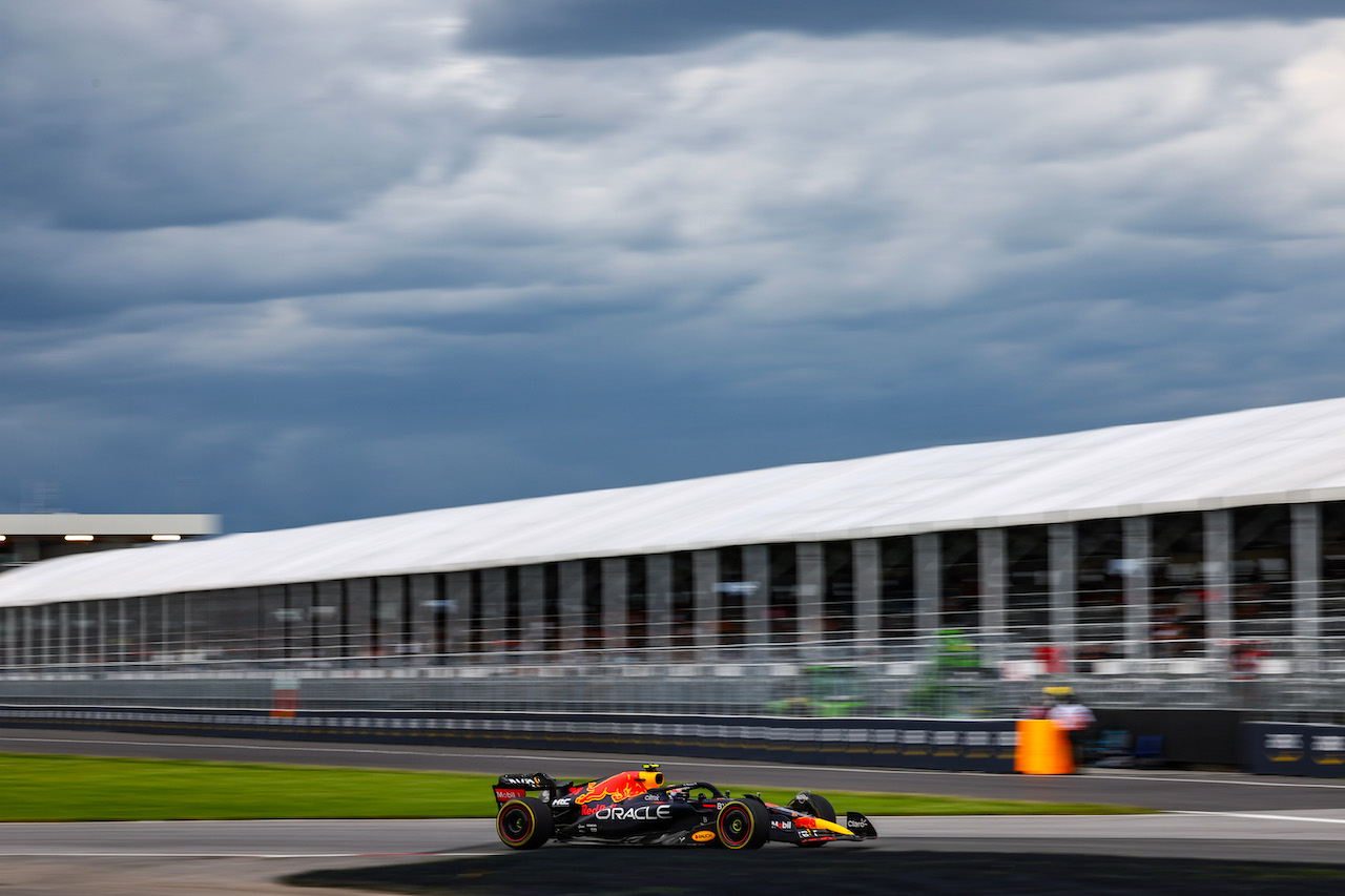 GP CANADA, Sergio Perez (MEX), Red Bull Racing 
17.06.2022. Formula 1 World Championship, Rd 9, Canadian Grand Prix, Montreal, Canada, Practice Day.
- www.xpbimages.com, EMail: requests@xpbimages.com ¬© Copyright: Charniaux / XPB Images
