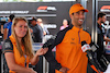 GP CANADA, Daniel Ricciardo (AUS) McLaren e Sophie Ogg (GBR) McLaren Communications Director.
17.06.2022. Formula 1 World Championship, Rd 9, Canadian Grand Prix, Montreal, Canada, Practice Day.
- www.xpbimages.com, EMail: requests@xpbimages.com © Copyright: Batchelor / XPB Images