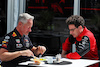 GP CANADA, (L to R): Jonathan Wheatley (GBR) Red Bull Racing Team Manager with Mattia Binotto (ITA) Ferrari Team Principal.
17.06.2022. Formula 1 World Championship, Rd 9, Canadian Grand Prix, Montreal, Canada, Practice Day.
 - www.xpbimages.com, EMail: requests@xpbimages.com © Copyright: Coates / XPB Images