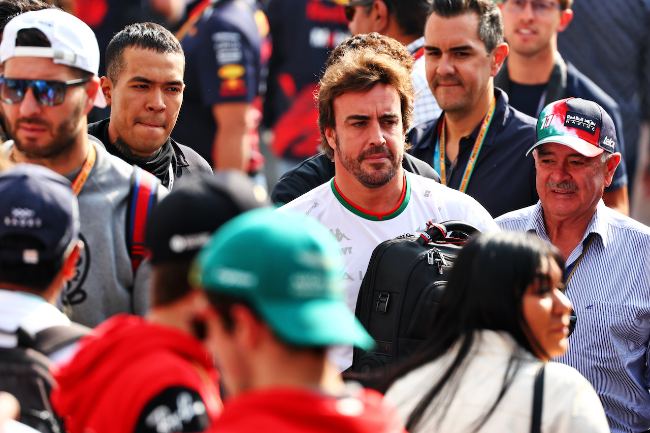 GP CITTA DEL MESSICO, Fernando Alonso (ESP) Alpine F1 Team.
30.10.2022. Formula 1 World Championship, Rd 20, Mexican Grand Prix, Mexico City, Mexico, Gara Day.
 - www.xpbimages.com, EMail: requests@xpbimages.com © Copyright: Coates / XPB Images