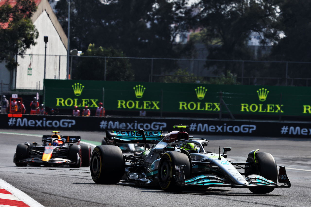 GP CITTA DEL MESSICO, Lewis Hamilton (GBR) Mercedes AMG F1 W13.
30.10.2022. Formula 1 World Championship, Rd 20, Mexican Grand Prix, Mexico City, Mexico, Gara Day.
- www.xpbimages.com, EMail: requests@xpbimages.com © Copyright: Charniaux / XPB Images