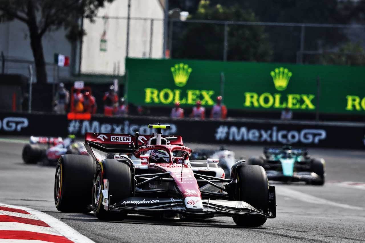 GP CITTA DEL MESSICO, Guanyu Zhou (CHN) Alfa Romeo F1 Team C42.
30.10.2022. Formula 1 World Championship, Rd 20, Mexican Grand Prix, Mexico City, Mexico, Gara Day.
- www.xpbimages.com, EMail: requests@xpbimages.com © Copyright: Charniaux / XPB Images