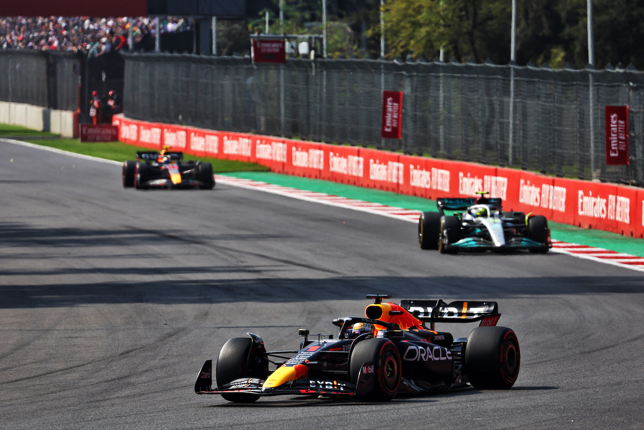 GP CITTA DEL MESSICO, Max Verstappen (NLD) Red Bull Racing RB18.
30.10.2022. Formula 1 World Championship, Rd 20, Mexican Grand Prix, Mexico City, Mexico, Gara Day.
- www.xpbimages.com, EMail: requests@xpbimages.com © Copyright: Batchelor / XPB Images