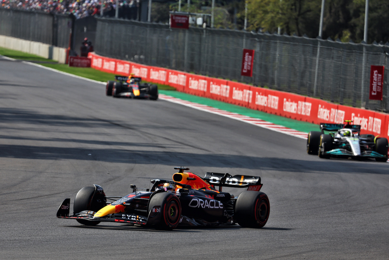 GP CITTA DEL MESSICO, Max Verstappen (NLD) Red Bull Racing RB18.
30.10.2022. Formula 1 World Championship, Rd 20, Mexican Grand Prix, Mexico City, Mexico, Gara Day.
- www.xpbimages.com, EMail: requests@xpbimages.com © Copyright: Batchelor / XPB Images