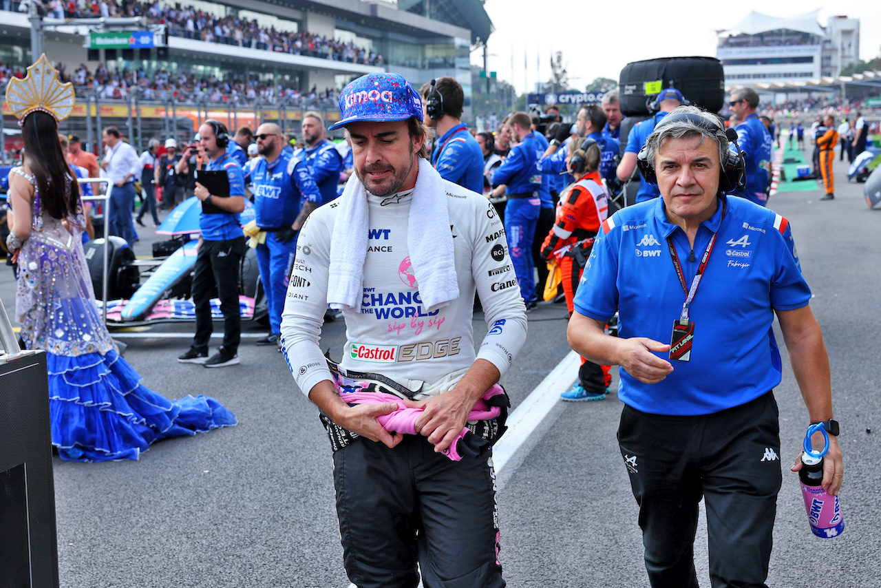 GP CITTA DEL MESSICO, Fernando Alonso (ESP) Alpine F1 Team on the grid.
30.10.2022. Formula 1 World Championship, Rd 20, Mexican Grand Prix, Mexico City, Mexico, Gara Day.
- www.xpbimages.com, EMail: requests@xpbimages.com © Copyright: Batchelor / XPB Images