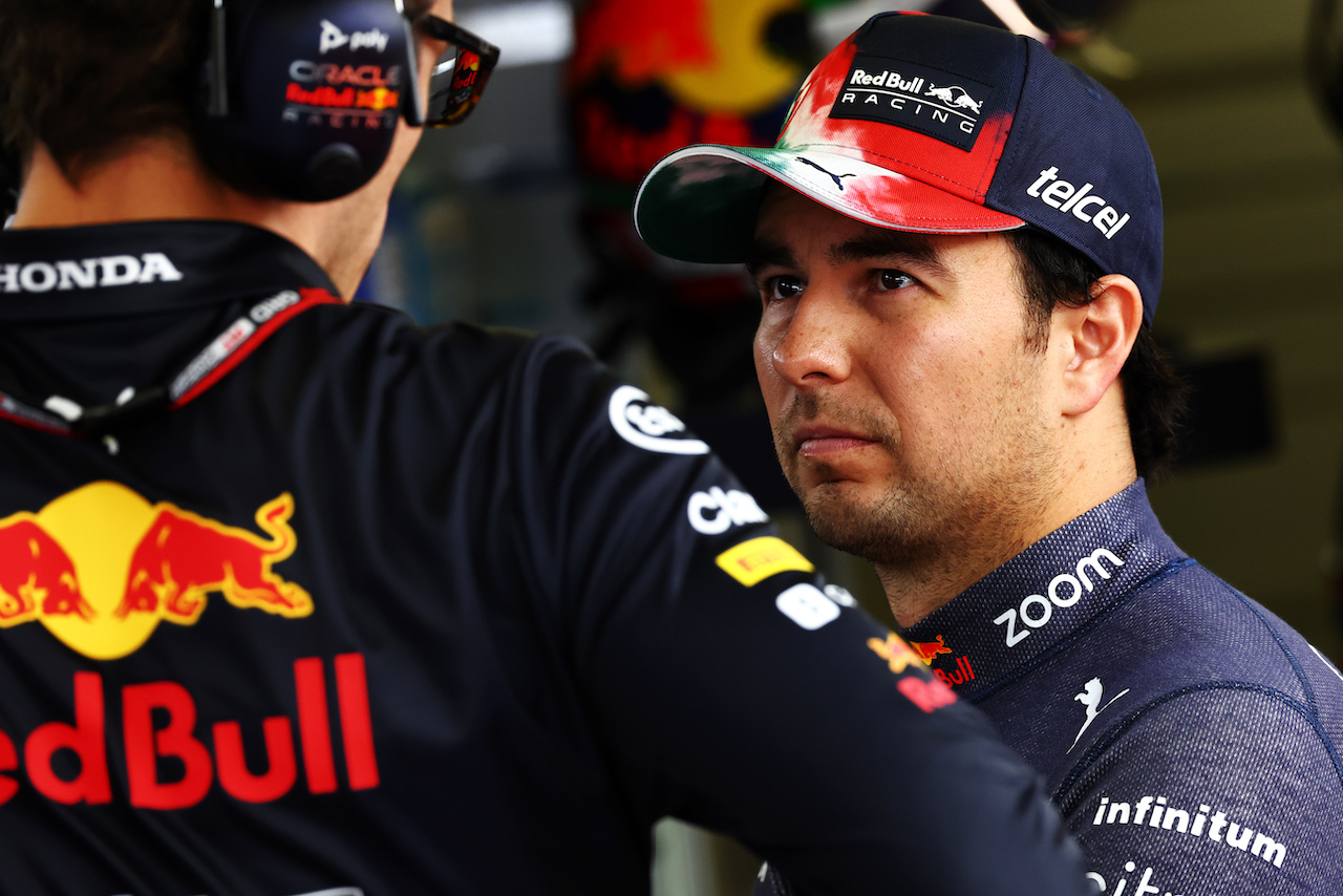 GP CITTA DEL MESSICO, Sergio Perez (MEX) Red Bull Racing.
30.10.2022. Formula 1 World Championship, Rd 20, Mexican Grand Prix, Mexico City, Mexico, Gara Day.
 - www.xpbimages.com, EMail: requests@xpbimages.com © Copyright: Coates / XPB Images