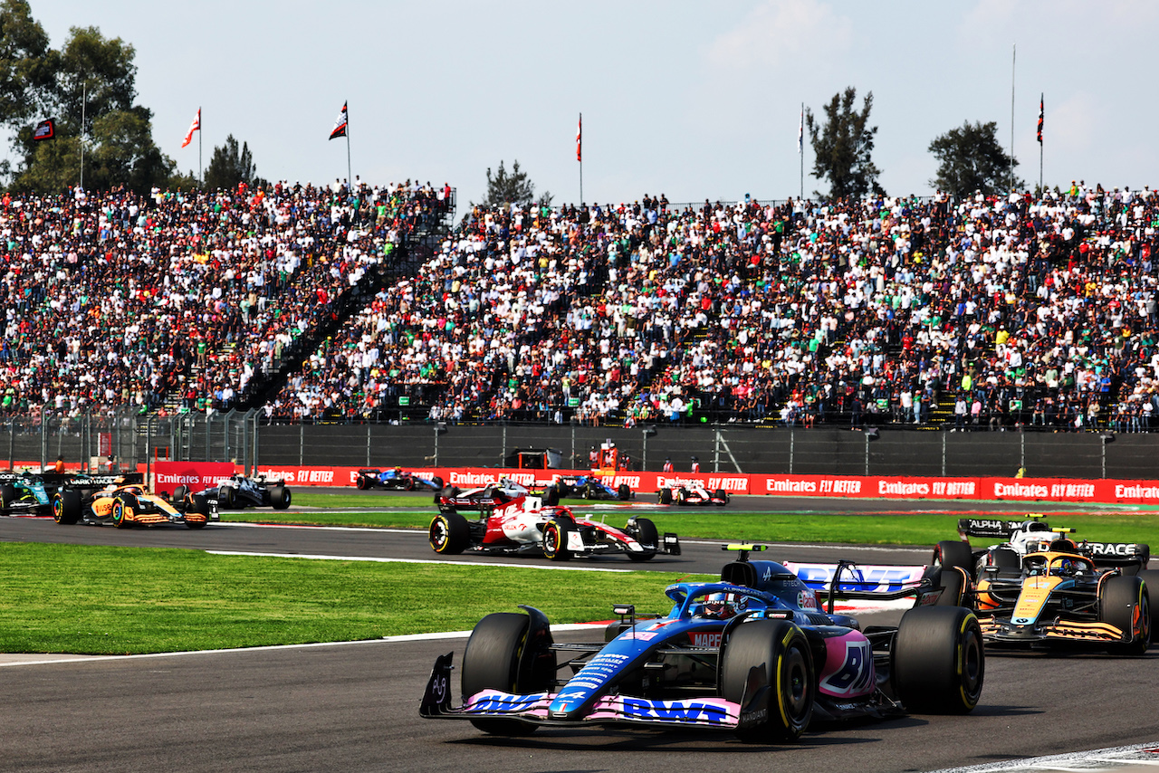 GP CITTA DEL MESSICO, Esteban Ocon (FRA) Alpine F1 Team A522.
30.10.2022. Formula 1 World Championship, Rd 20, Mexican Grand Prix, Mexico City, Mexico, Gara Day.
 - www.xpbimages.com, EMail: requests@xpbimages.com © Copyright: Coates / XPB Images