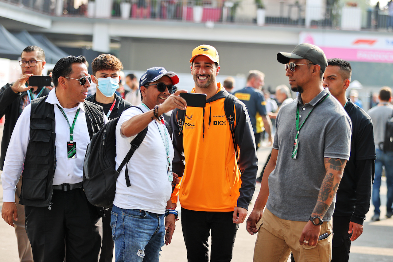GP CITTA DEL MESSICO, Daniel Ricciardo (AUS) McLaren.
30.10.2022. Formula 1 World Championship, Rd 20, Mexican Grand Prix, Mexico City, Mexico, Gara Day.
- www.xpbimages.com, EMail: requests@xpbimages.com © Copyright: Moy / XPB Images