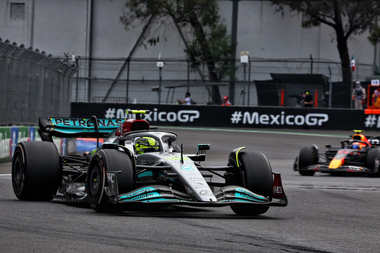 GP CITTA DEL MESSICO, Lewis Hamilton (GBR) Mercedes AMG F1 W13.
30.10.2022. Formula 1 World Championship, Rd 20, Mexican Grand Prix, Mexico City, Mexico, Gara Day.
- www.xpbimages.com, EMail: requests@xpbimages.com © Copyright: Charniaux / XPB Images